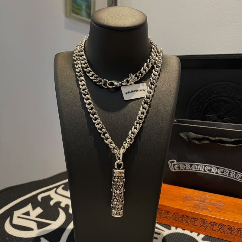 Ch*0me He**ts necklaces